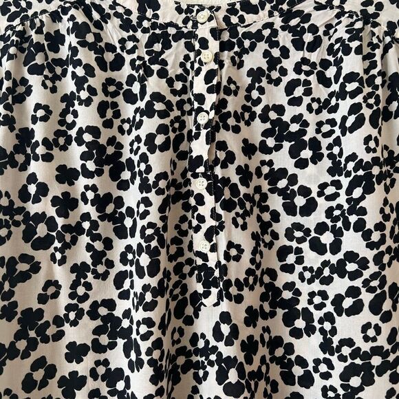 Ann Taylor LOFT Size Medium Long Sleeve Blouse quarter button up floral - Picture 4 of 9